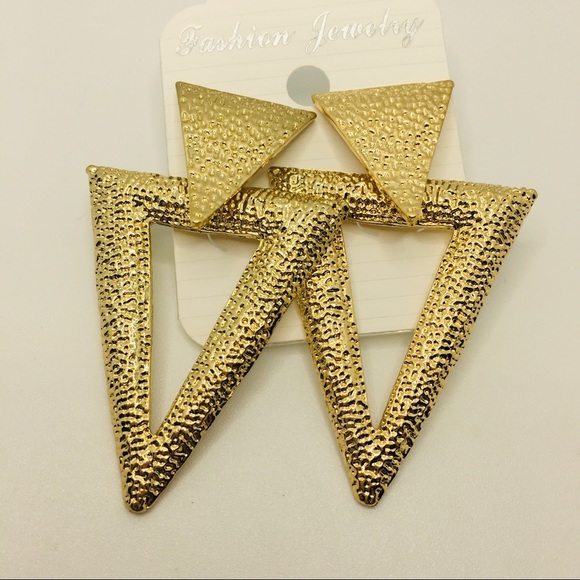 Jewelry - EARRINGS GEOMETRIC HAMMED GOLD TONE! Pierc…